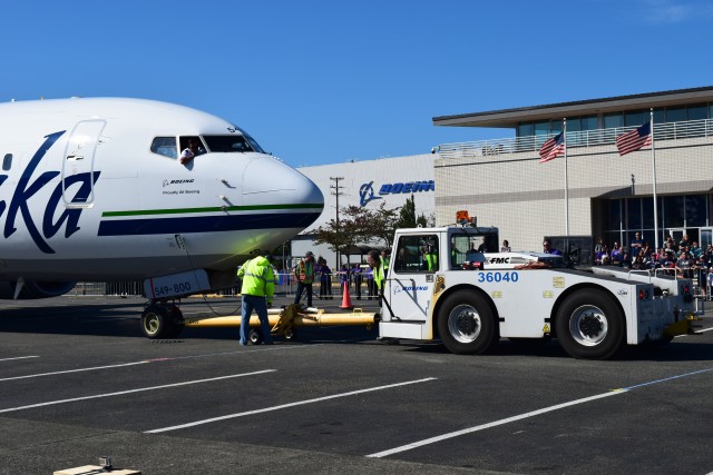 Resetting the plane for the next round - Photo: Lauren Darnielle | AirlineReporter