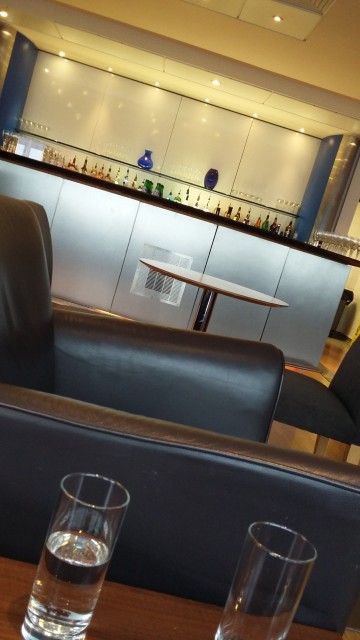 Drinks inside the BA lounge at LGW - Photo: Ant Richards