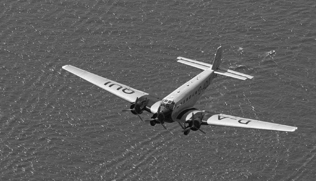 The Ju-52 in flight over water - Photo: Lufthansa