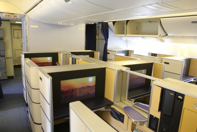 Entering the ANA 777-300ER Inspiration of Japan first class cabin - Photo: David Delagarza | Airline Reporter