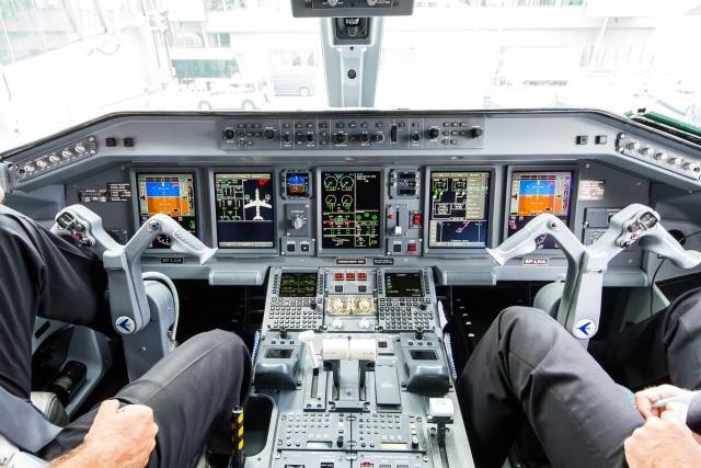 A visit to the cockpit to get my AvGeek fix before departure Photo: Jacob Pfleger | AirlineReporter