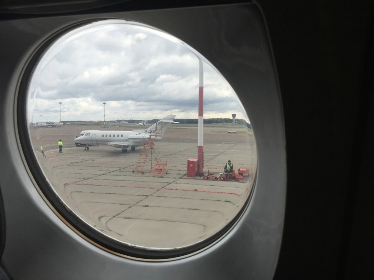 Perfectly circular windows. Too bad they're so scratched up! Photo: Bernie Leighton | AirlineReporter