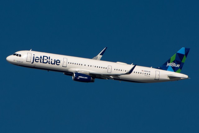 A jetBlue Airbus A321 - Photo: Jason Rabinowitz