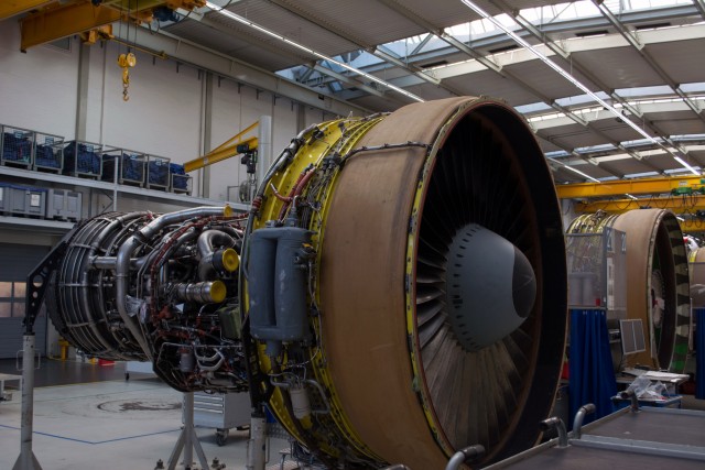 A Boeing 747-400 engine inside the Technik shop - Photo: Jason Rabinowitz