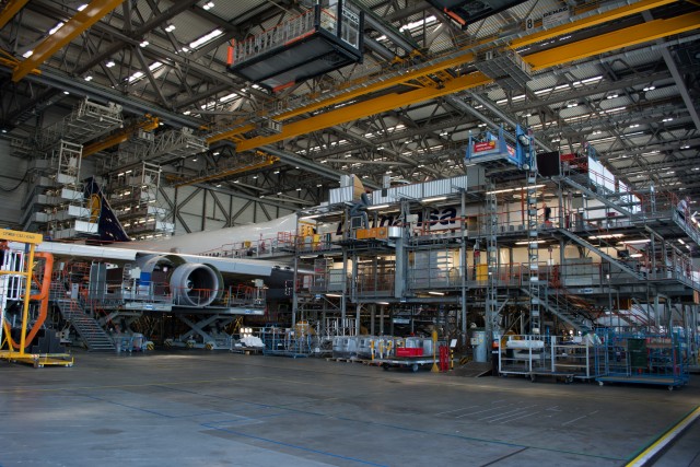 A Lufthansa Boeing 747-400 being worked on - Photo: Jason Rabinowitz