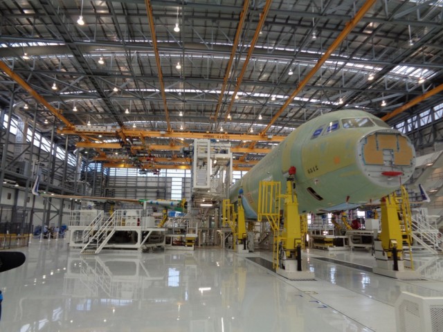 The first A321, going to jetBlue, in the final assembly line station - Photo: Chris Sloan | AirwaysNews