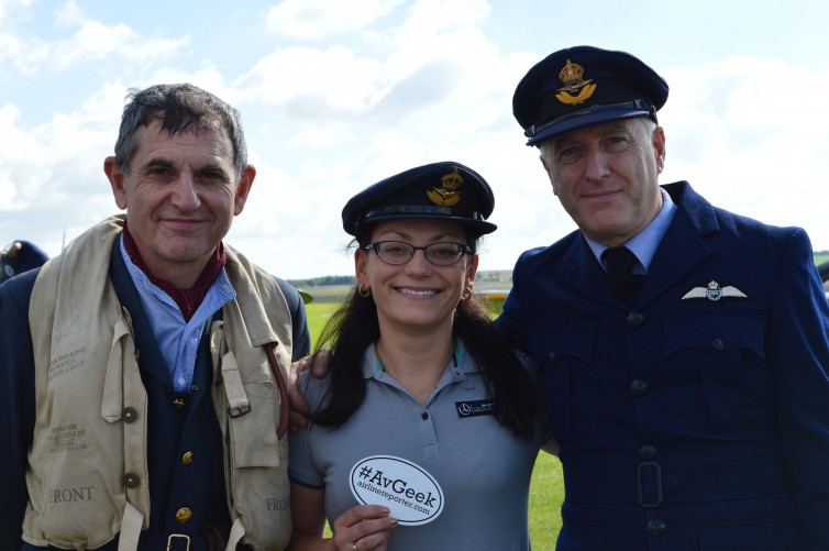 AvGeeks fraternising - Photo: Alastair Long