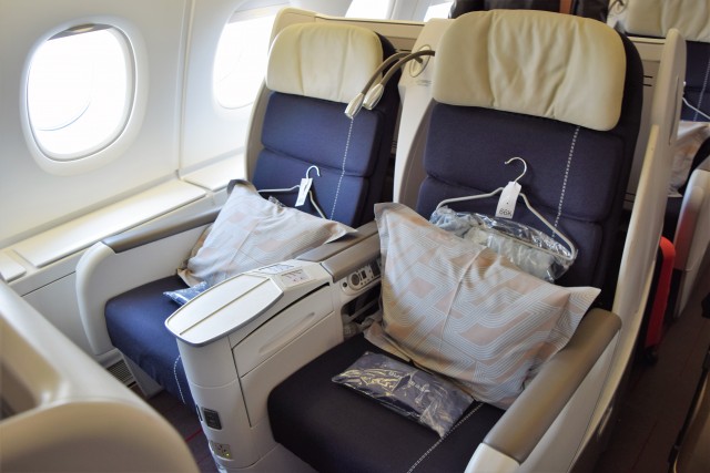 A pair of Business class seats on the upper deck of an Air France A380. Photo: John Nguyen | AirlineReporter