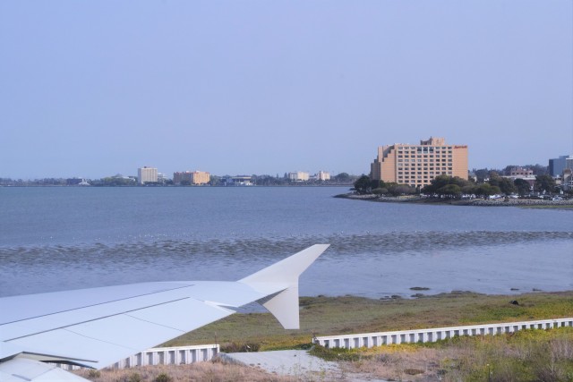 Taxiing by San Francisco Bay while preparing for takeoff. Photo: John Nguyen | AirlineReporter