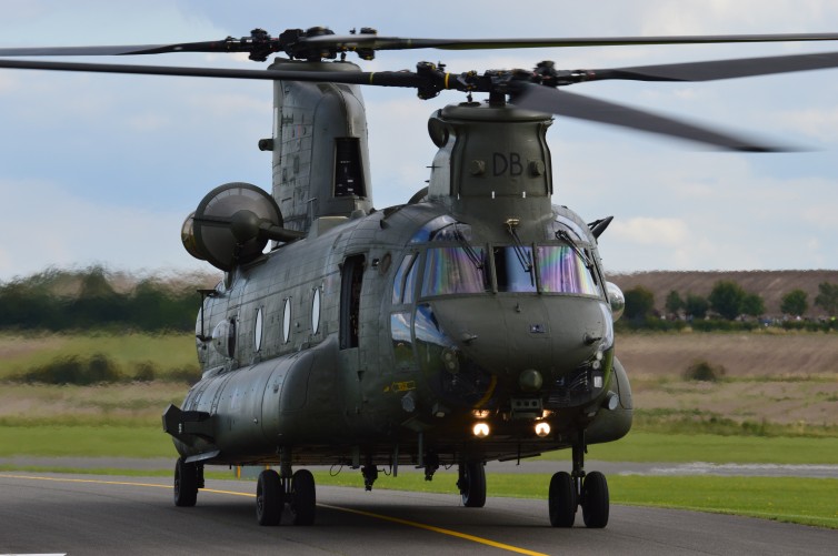 Boeing Chinook prepares to be versatile - Photo: Bo Long