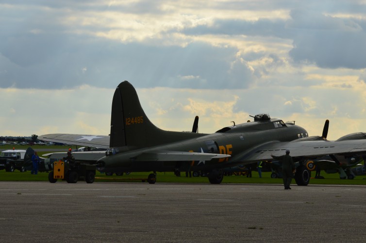 Sally B towed to stand (c) Lidia Long