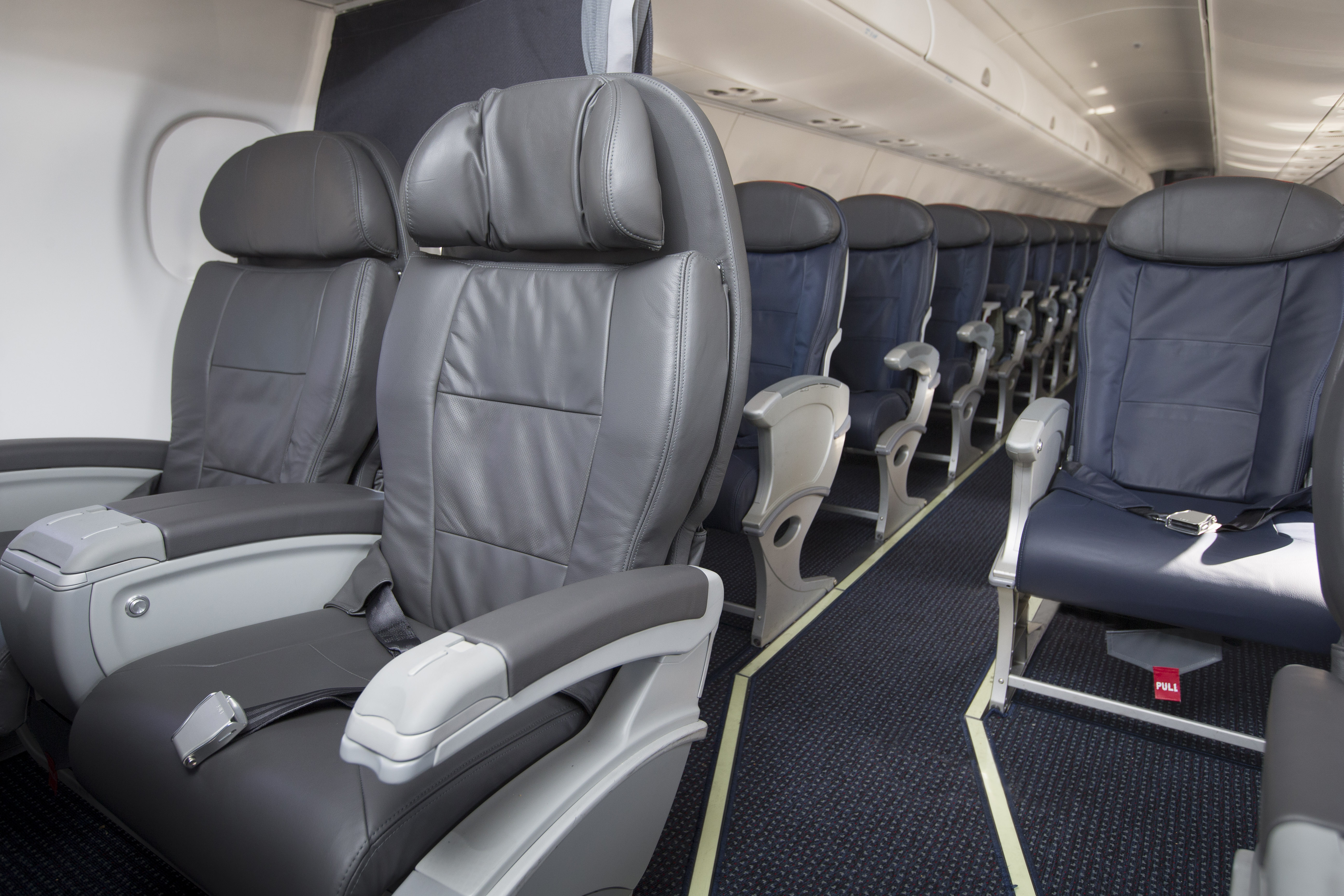 Embraer 175 Delta First Class