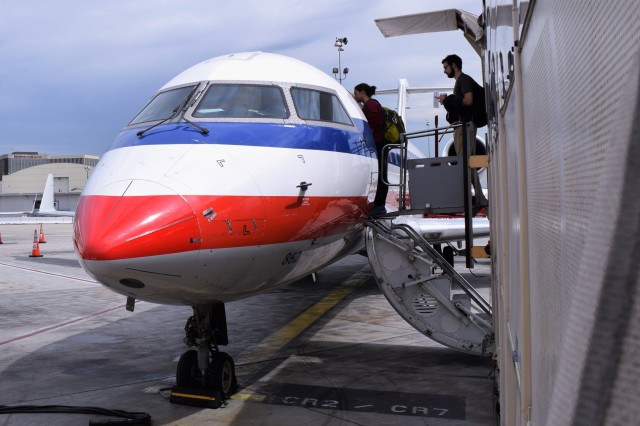 American Eagle CRJ-200 during boarding. Photo: John Nguyen | AirlineReporter
