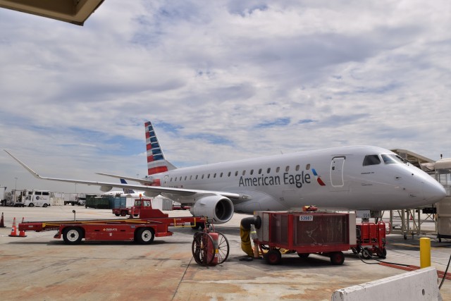 A Compass Airlines E-175, operated for American Eagle, is being prepped for departure at LAX. Photo: John Nguyen | AirlineReporter