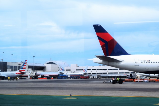 The tarmac between Terminals 4 and 5 at LAX. Photo: John Nguyen | AirlineReporter