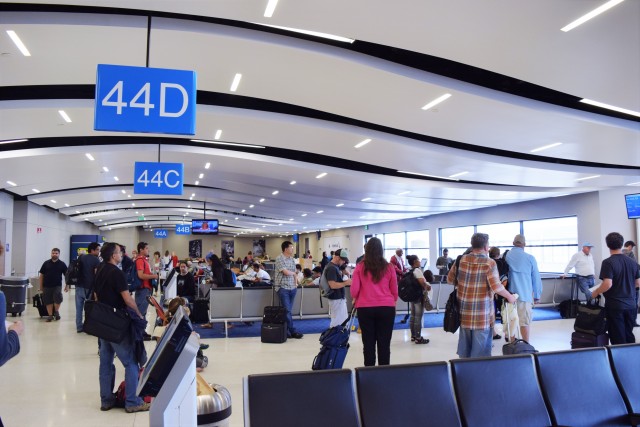 Inside the American Eagle satellite terminal at LAX. Photo: John Nguyen | AirlineReporter