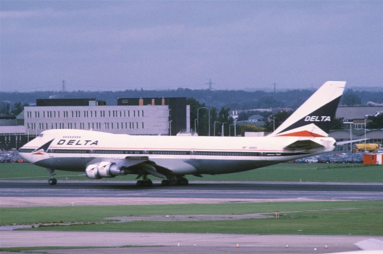 Delta Boeing 747-100 (reg: N9897) taken in 1974 - Photo: Aero Icarus