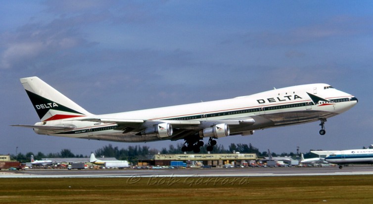 Delta Boeing 747-100 - Photo Bob Garrard