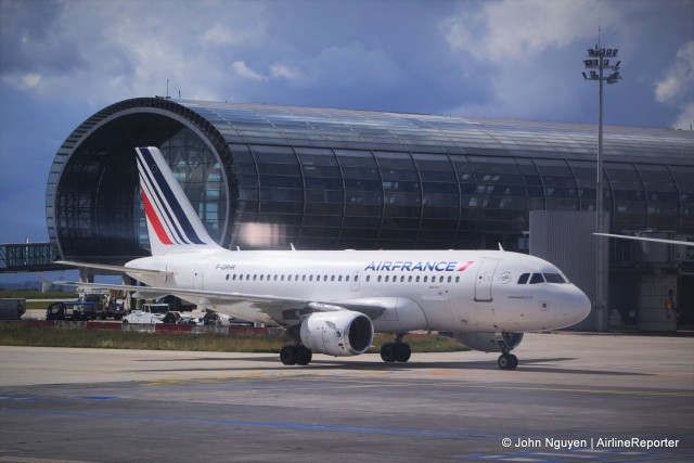 An Air France A319 (F-GRHR) taxiing at CDG.