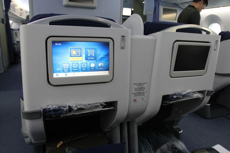 12-Inch IFE Screen on ANA's NRT-KUL Route - Photo: David Delagarza | AirlineReporter