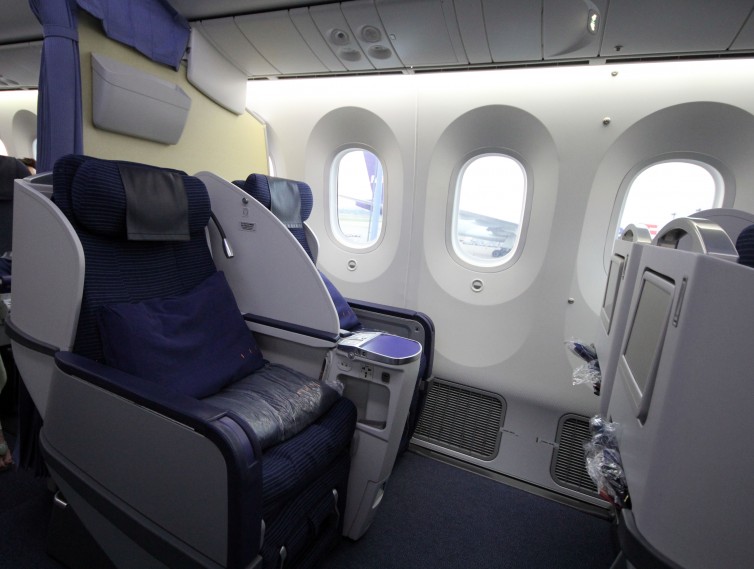 ANA's 'Business Cradle" seats on the NRT-KUL route - Photo: David Delagarza | AirlineReporter