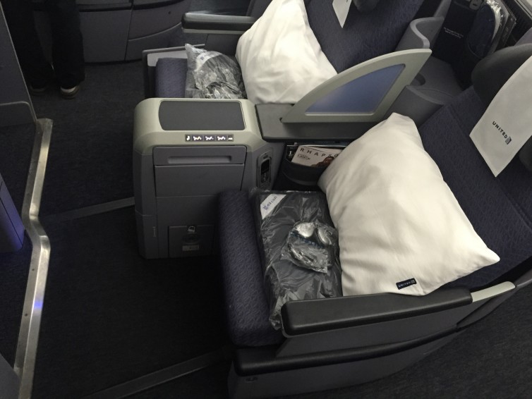 Play the MileagePlus X game right and this seat could be yours! Photo: Blaine Nickeson | AirlineReporter