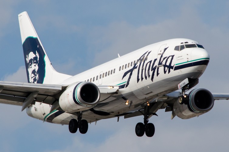 Alaska Airlines Boeing 737 - Photo: Jason Rabinowitz