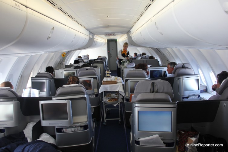 The cozy upstairs cabin of the Lufthansa 747-8I