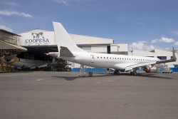 An unmarked Embraer 190AR, possibly belonging to Copa Airlines Colombia (Aero Republica) - Photo: Daniel T Jones