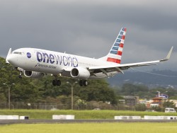 Oneworld (American Airlines) Boeing 737-823 - Photo: Daniel T Jones