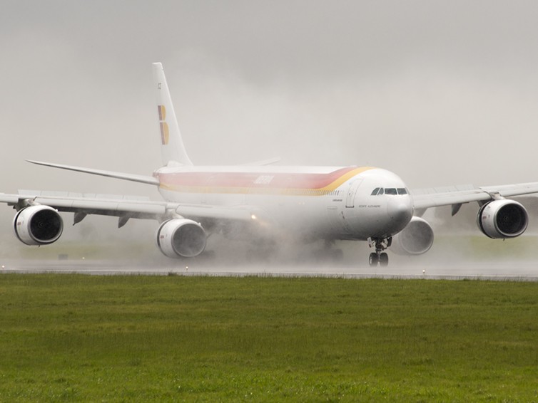 Iberia Airbus A340-642, the largest aircraft to regularly serve Costa Rica - Photo: Daniel T Jones