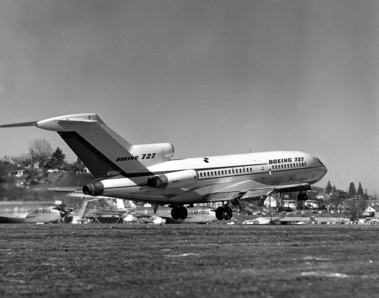 The first flight of the Boeing 727 - Photo: The Boeing Company