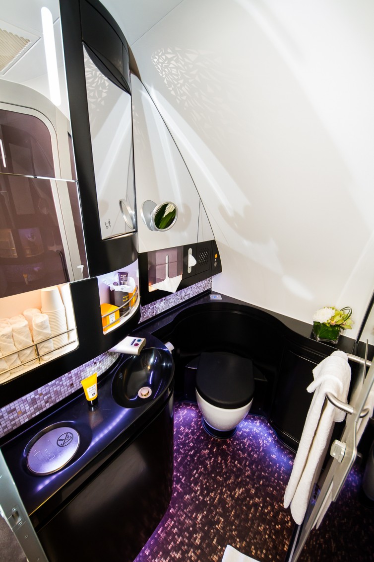 First Class guests can enjoy an extra one minute of shower time on-board when compared to the competition, while Residence guests have unlimited use of the shower. Photo: Jacob Pfleger | AirlineReporter
