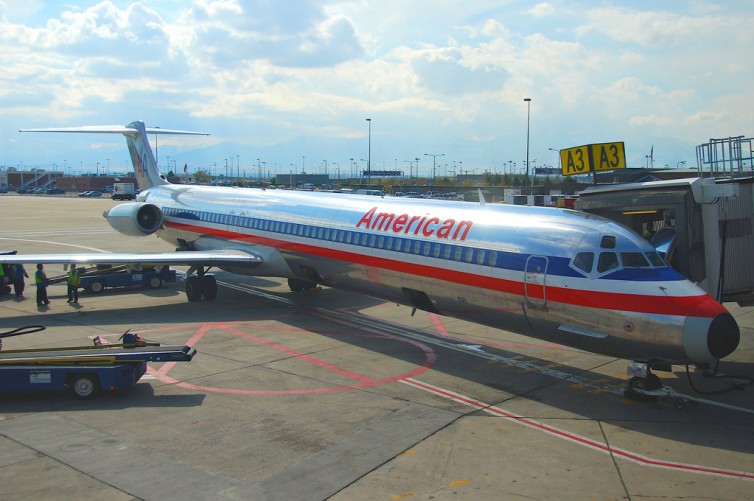 An American Airlines MD-80 at the gate in Salt Lake City - Photo: AeroIcarus | FlickrCC
