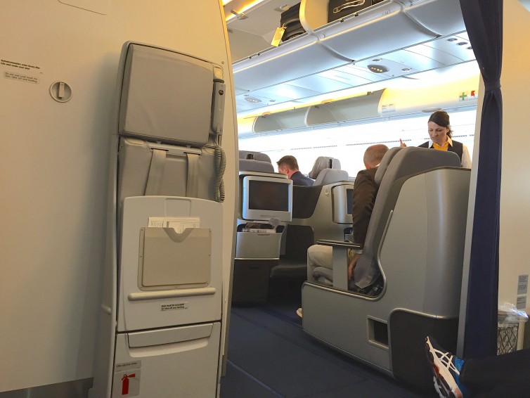 Looking into the upper deck business class cabin - Photo: Manu Venkat