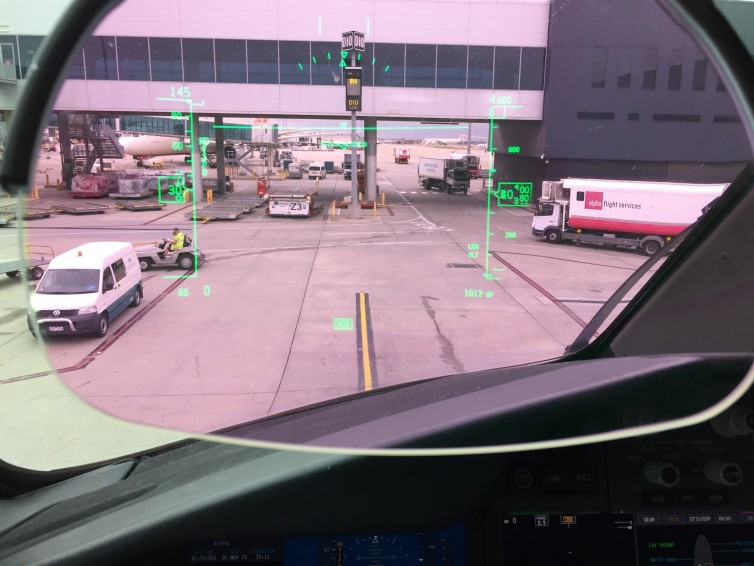 The heads up display in the 787 cockpit - Photo: Hans Cathcart