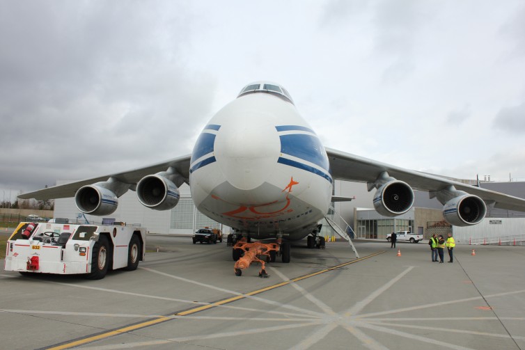 Variety of aircraft at KPAE - Pic: AR