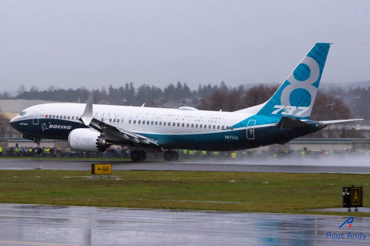 The first 737 MAX takes off from Renton - Photo: Chu-Yi Chuang