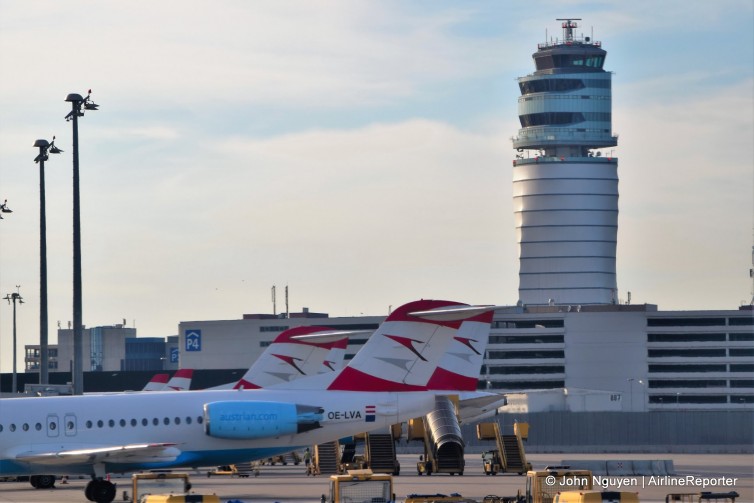 Even more Fokker 100s at VIE.