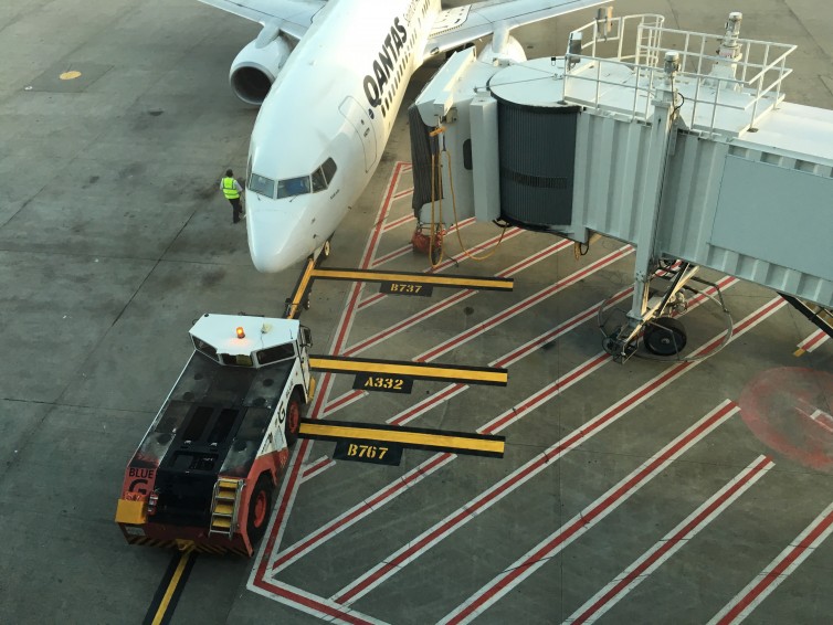 Always a great view from the Qantas domestic business lounge at Sydney airport Photo: Jacob Pfleger | AirlineReporter