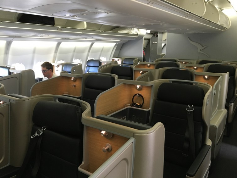 The ever common 1-2-1 layout of business class onboard the Qantas A330-200 ’“ Photo: Jacob Pfleger | AirlineReporter