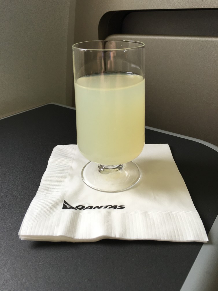 Where is my hot towel? Well at least im lucky the beverage is still served in glass.... Photo: Jacob Pfleger | AirlineReporter