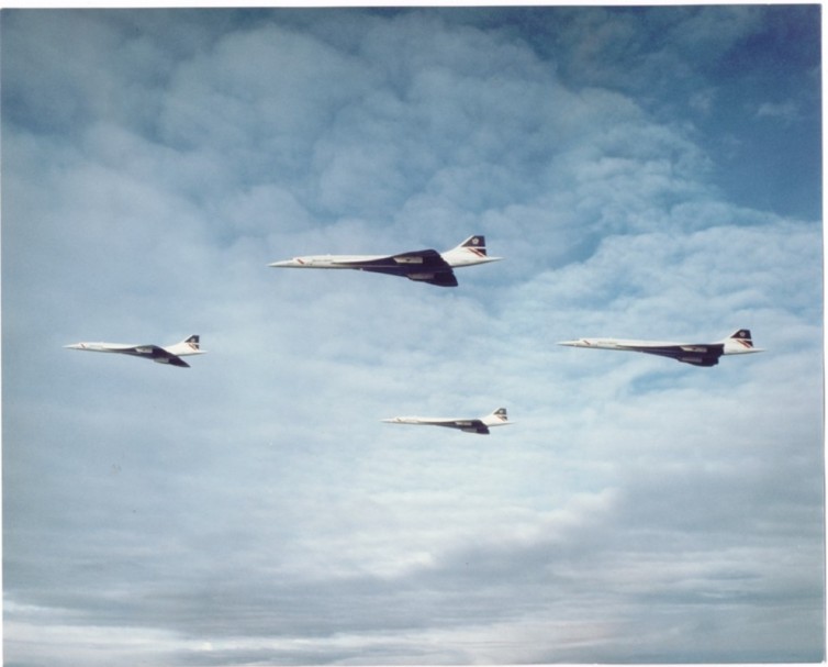 Four flying in formation - Photo: BA