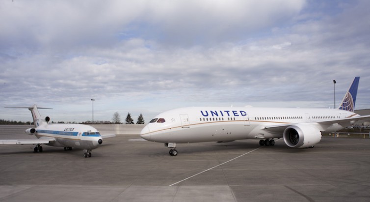 The first Boeing 727 sits next to a brand new United 787-9 Dreamliner - Photo: Museum of Flight