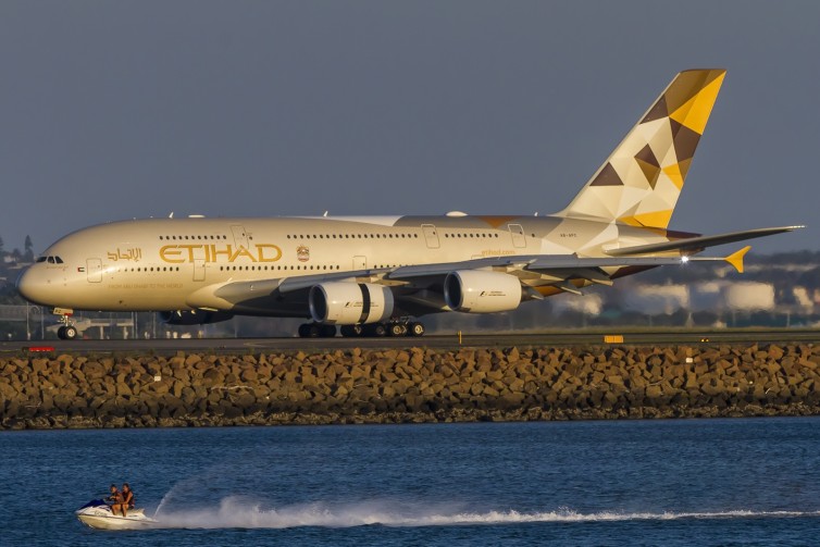 A6-APC landing as EY454 in Sydney, and I'm in 4A! Photo - Bernie Proctor