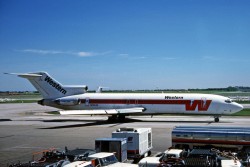 Western Boeing 727 - Photo: Ken Fielding
