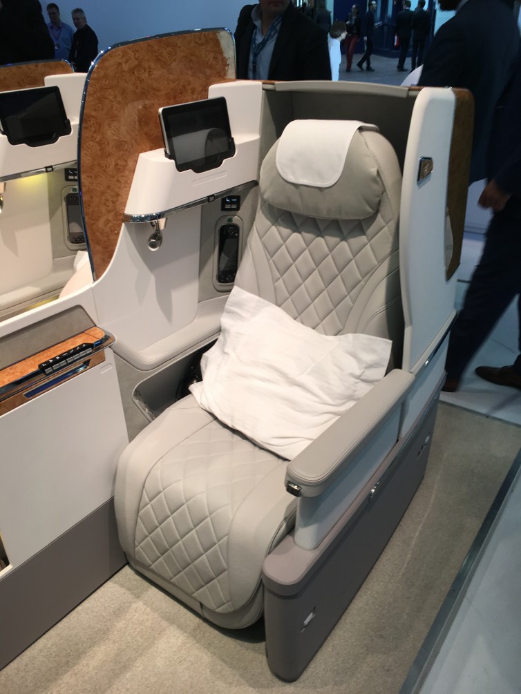 The new Emirates Boeing 777 business class seat Photo: Jacob Pfleger | AirlineReporter