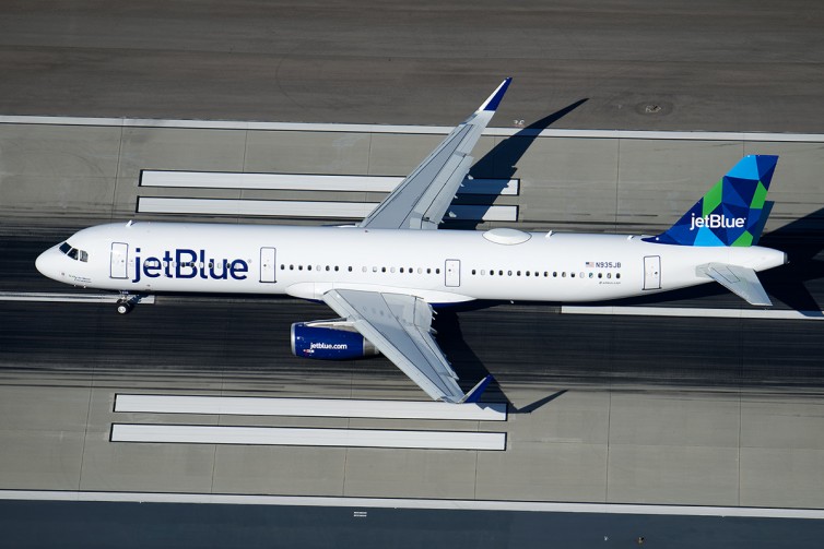 JetBlue could purchase Virgin America and create a mixed-carrier powerhouse - Photo: Bernie Leighton | AirlineReporter