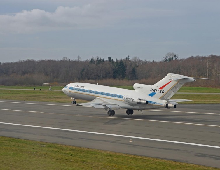 The first Boeing 727 lifting off from Paine Field - Photo: Chuck Lyford and Jim Larsen
