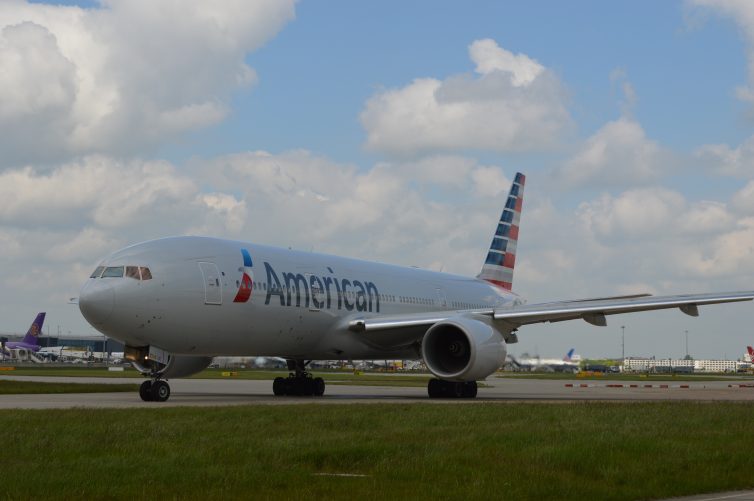 American's turn (an AA 777 positions) - photo: Alastair Long | AirlineReporter